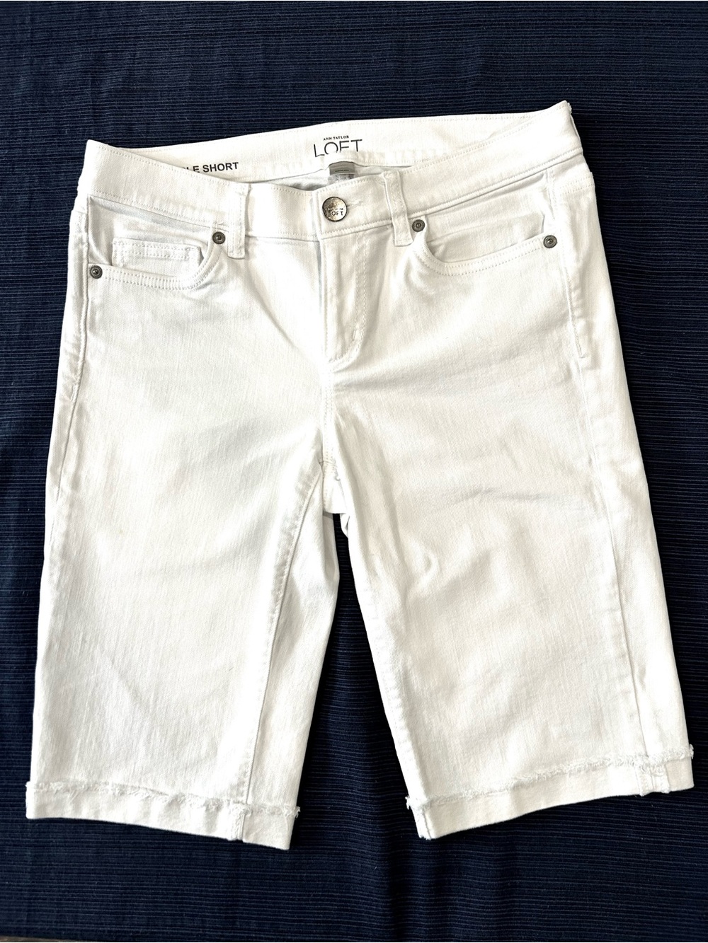 Ann Taylor LOFT White Relaxed-Fit Women’s Denim Bicycle Shorts Size 4